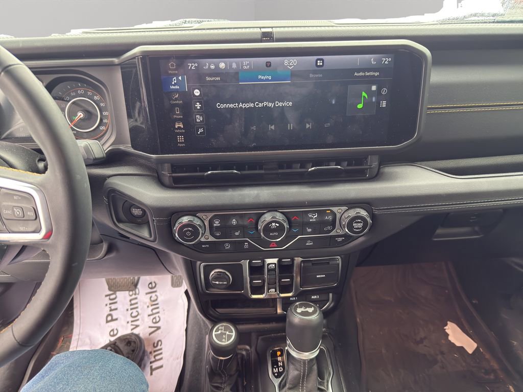 Used 2024 Jeep Wrangler Sahara image 22