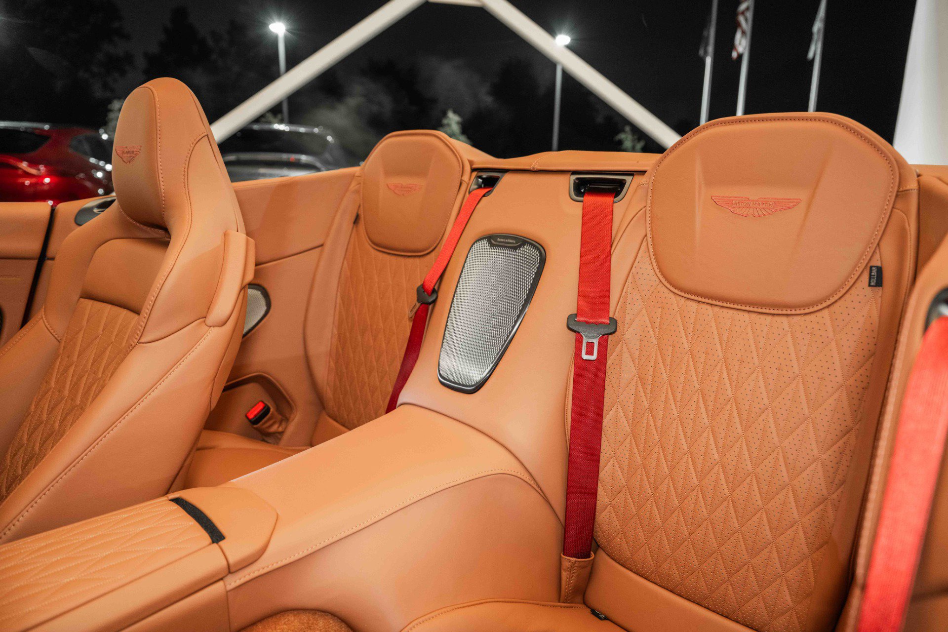 Used 2025 Aston Martin DB12 Convertible image 11