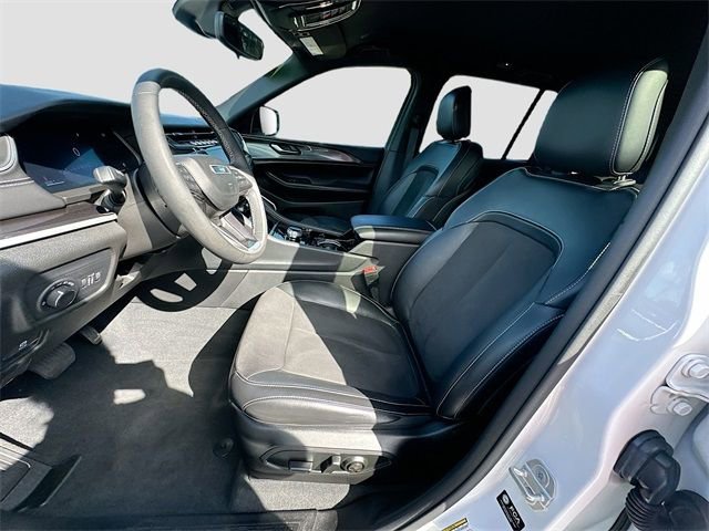 Used 2023 Jeep Grand Cherokee Altitude image 19