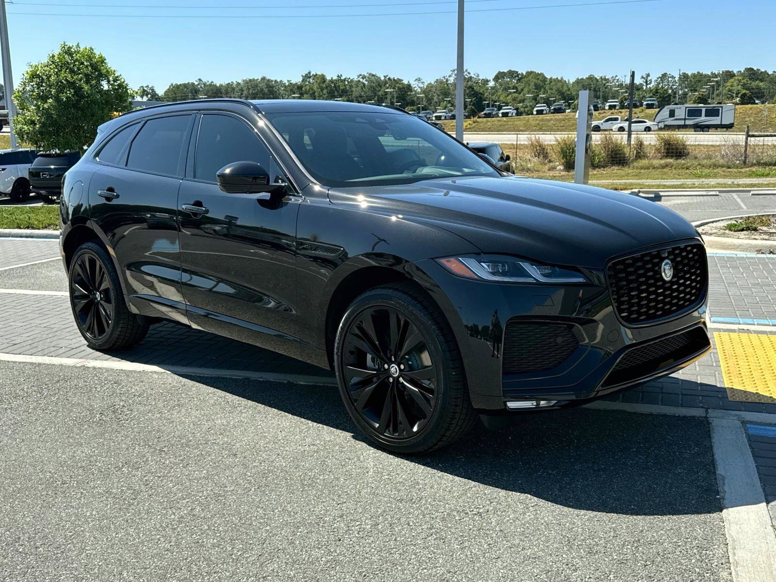 New 2026 Jaguar F-PACE R-Dynamic S image 8