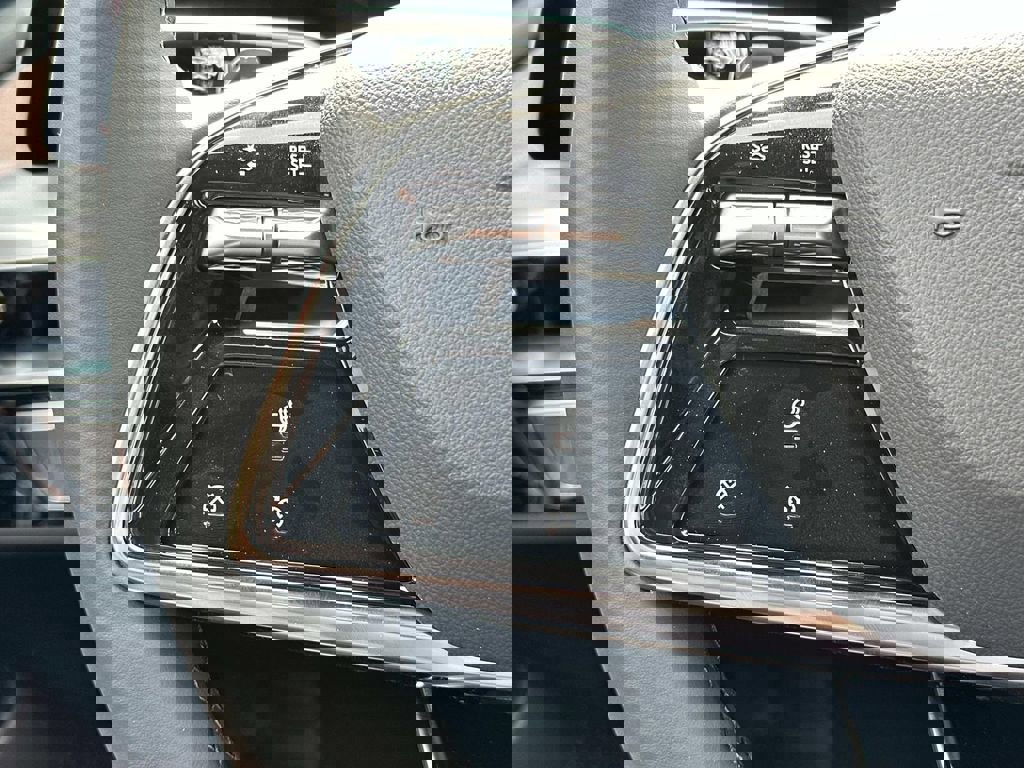 New 2025 Cadillac Lyriq Sport image 15