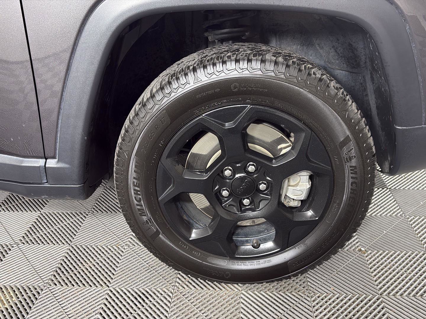Used 2023 Jeep Compass Trailhawk w/ Trailhawk Elite Group image 14