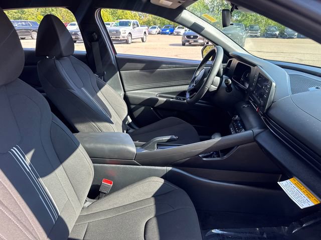 Used 2025 Hyundai Elantra Sport image 15