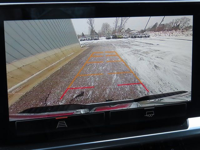 Used 2024 GMC Sierra 3500 SLE w/ SLE Convenience Package image 3