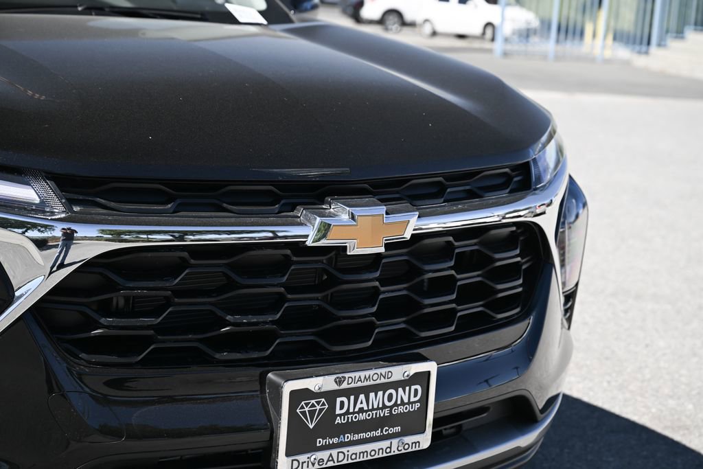 New 2026 Chevrolet Trax LT w/ Sunroof Package FWD image 10