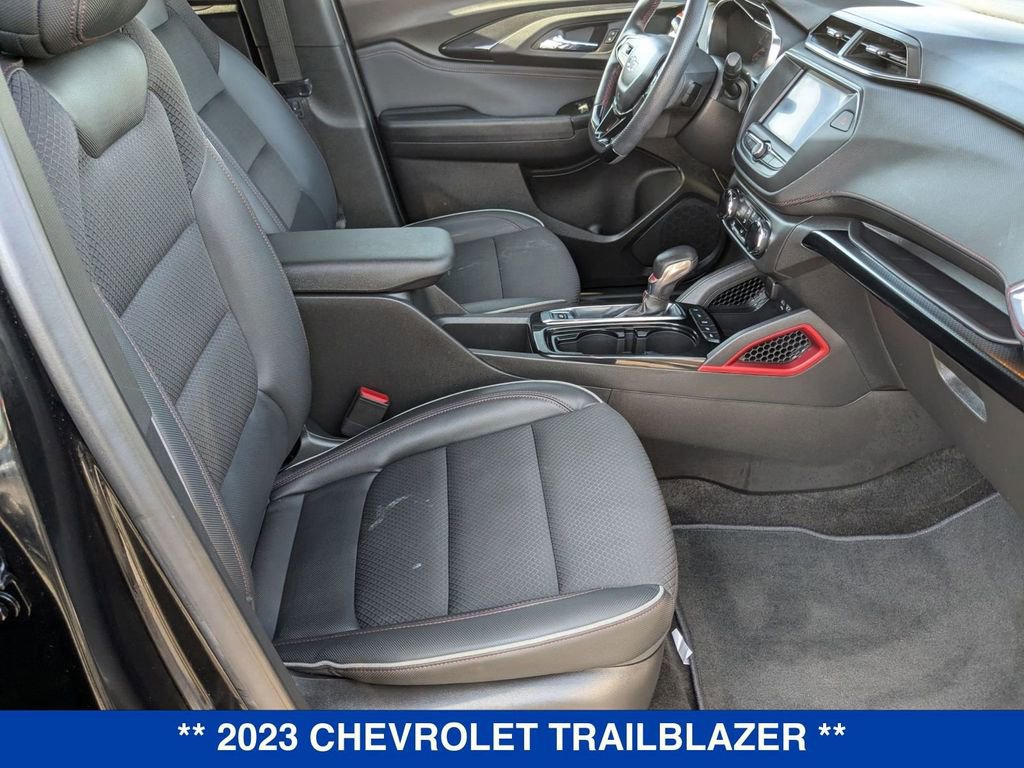 Used 2023 Chevrolet TrailBlazer RS image 33