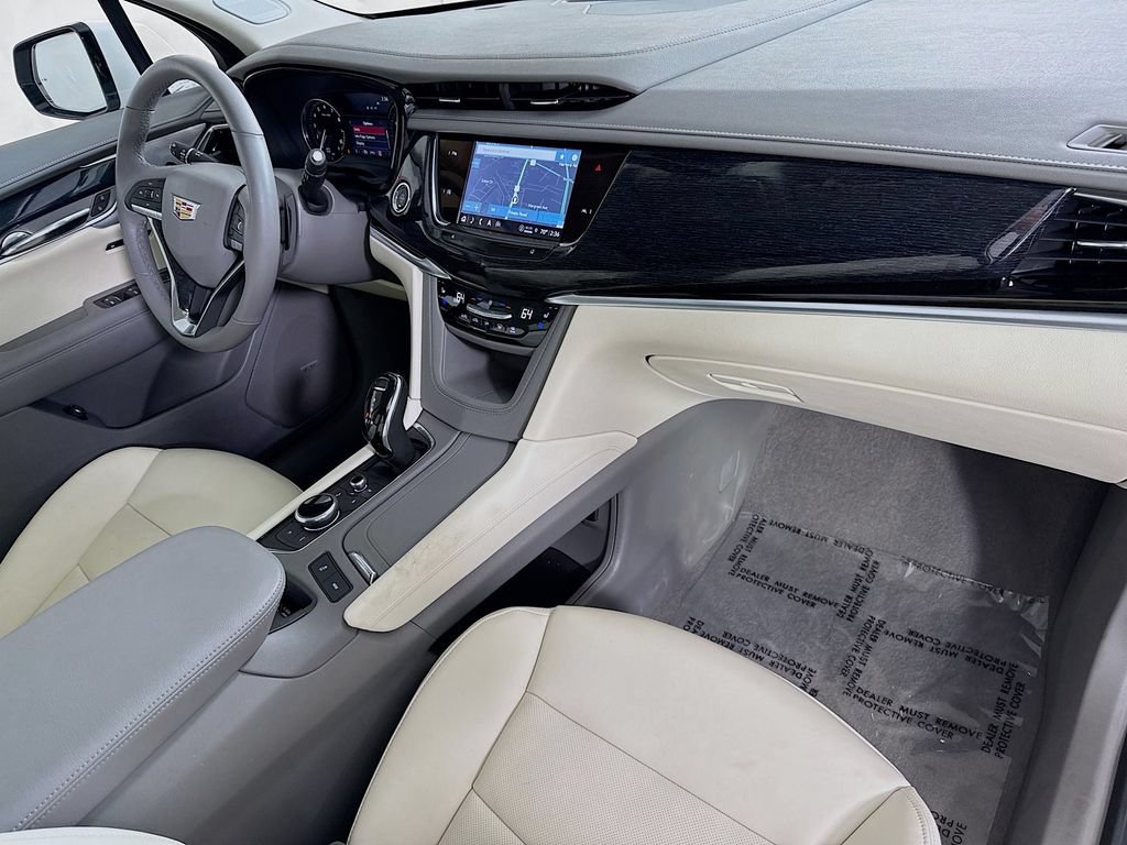 Used 2025 Cadillac XT6 Premium Luxury w/ LPO, Floor Liner Package AWD/4WD image 36