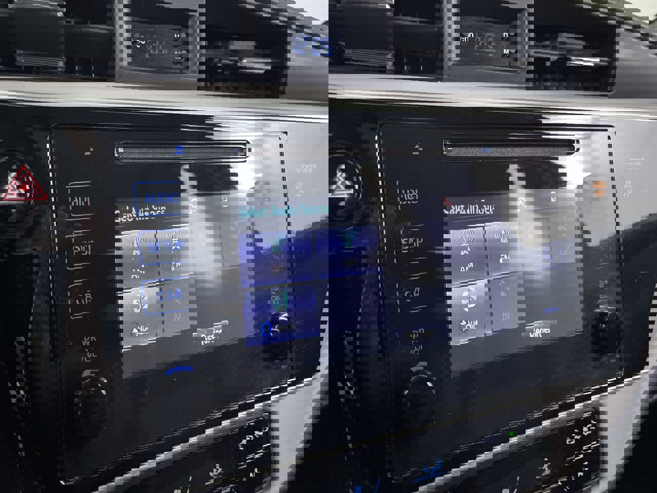 Used 2017 Toyota Corolla XLE image 14