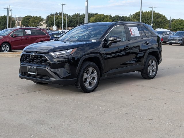 Used 2024 Toyota RAV4 XLE FWD image 10
