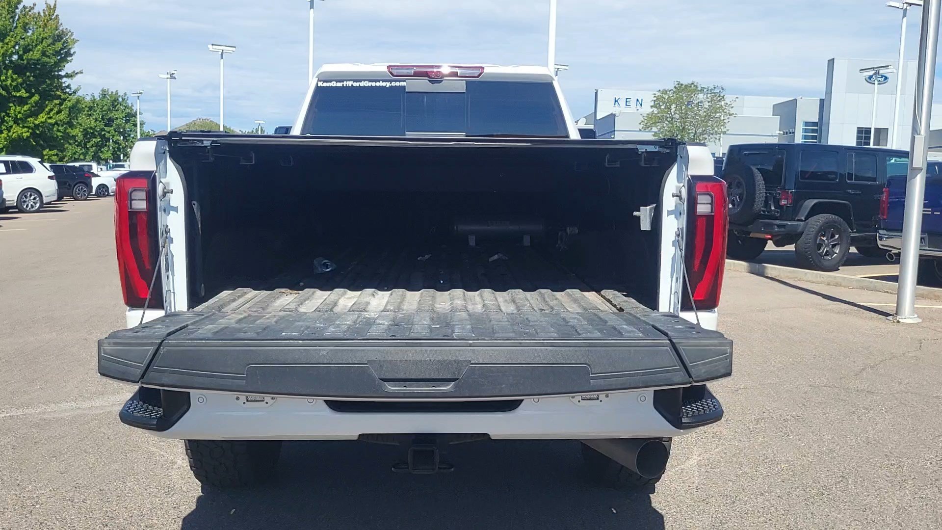 Used 2024 GMC Sierra 3500 Denali Ultimate AWD/4WD image 25