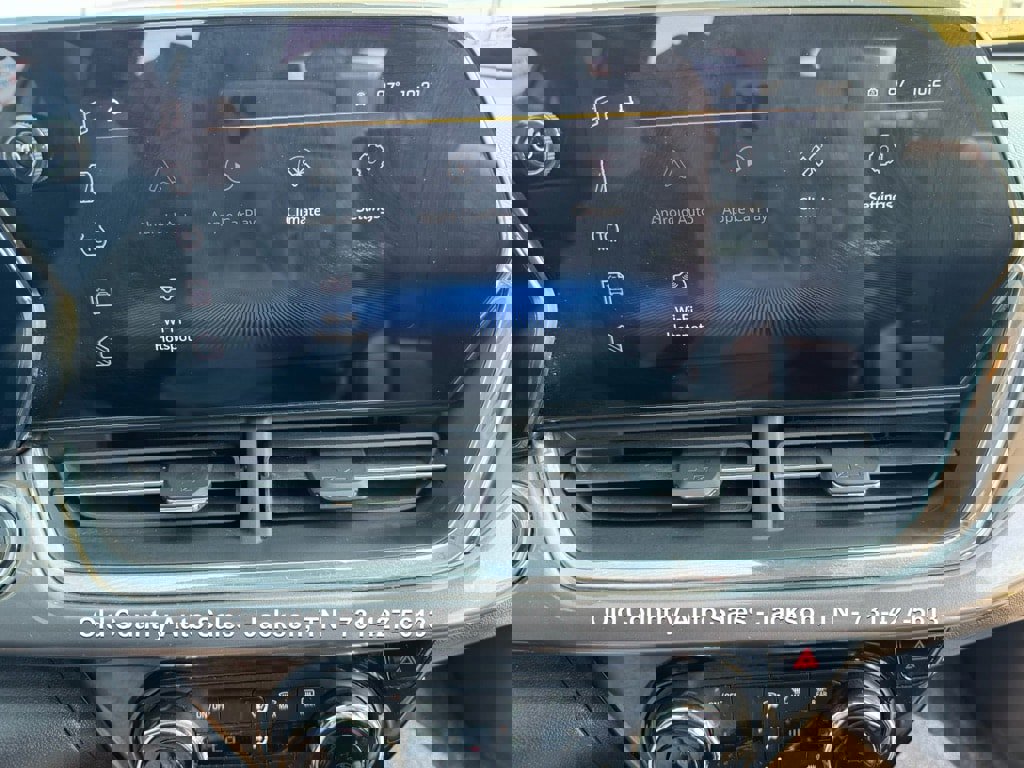 Used 2024 Chevrolet Trax ACTIV w/ Sunroof Package image 37