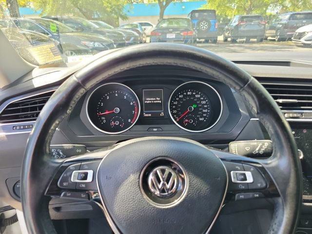 Used 2018 Volkswagen Tiguan SEL FWD image 17
