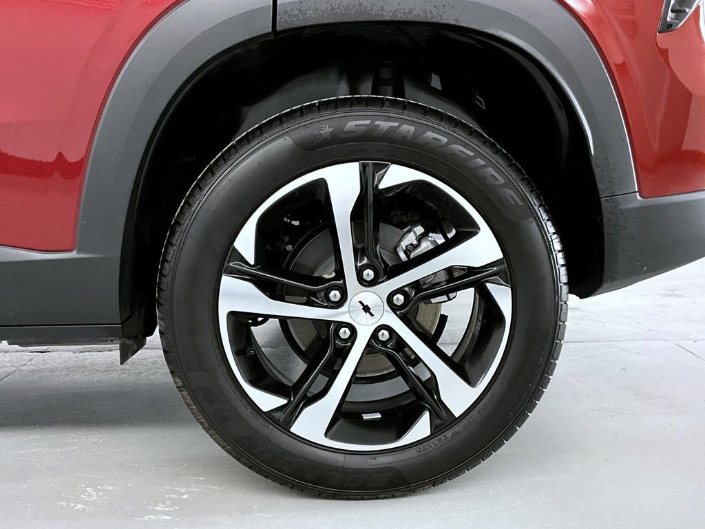 Certified 2024 Chevrolet Trax RS w/ Driver Confidence Package image 22