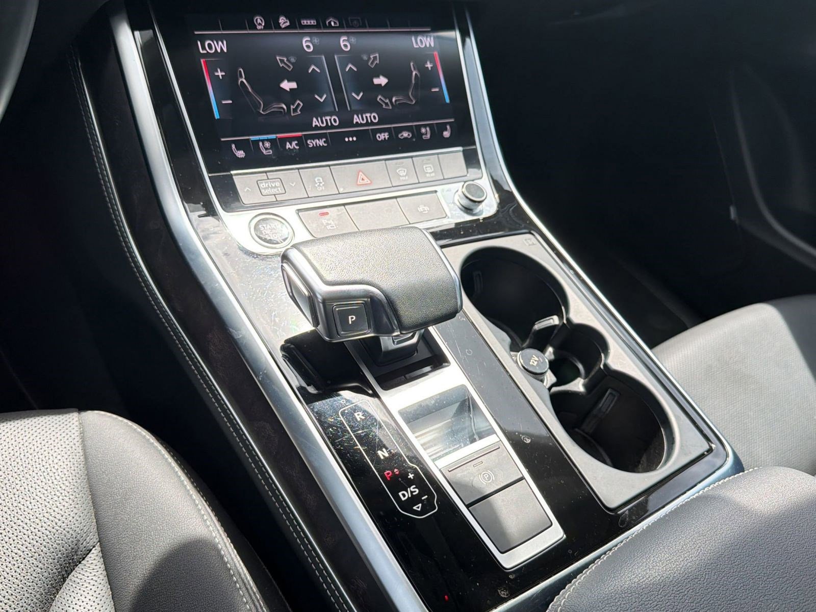 Used 2023 Audi Q8 Premium Plus w/ Premium Plus Package AWD/4WD image 24