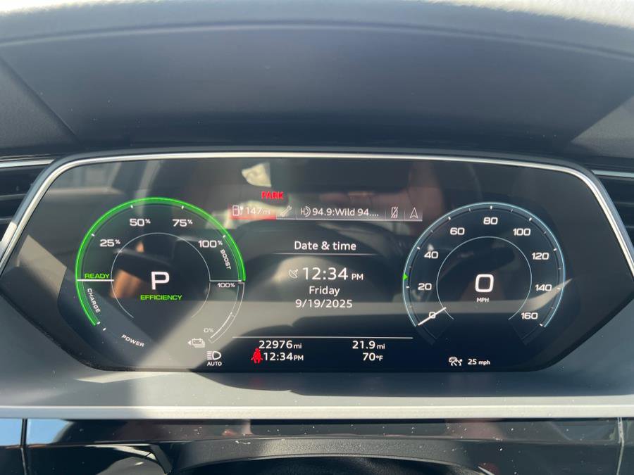 Used 2024 Audi Q8 e-tron Premium Plus w/ Premium Plus Package image 14