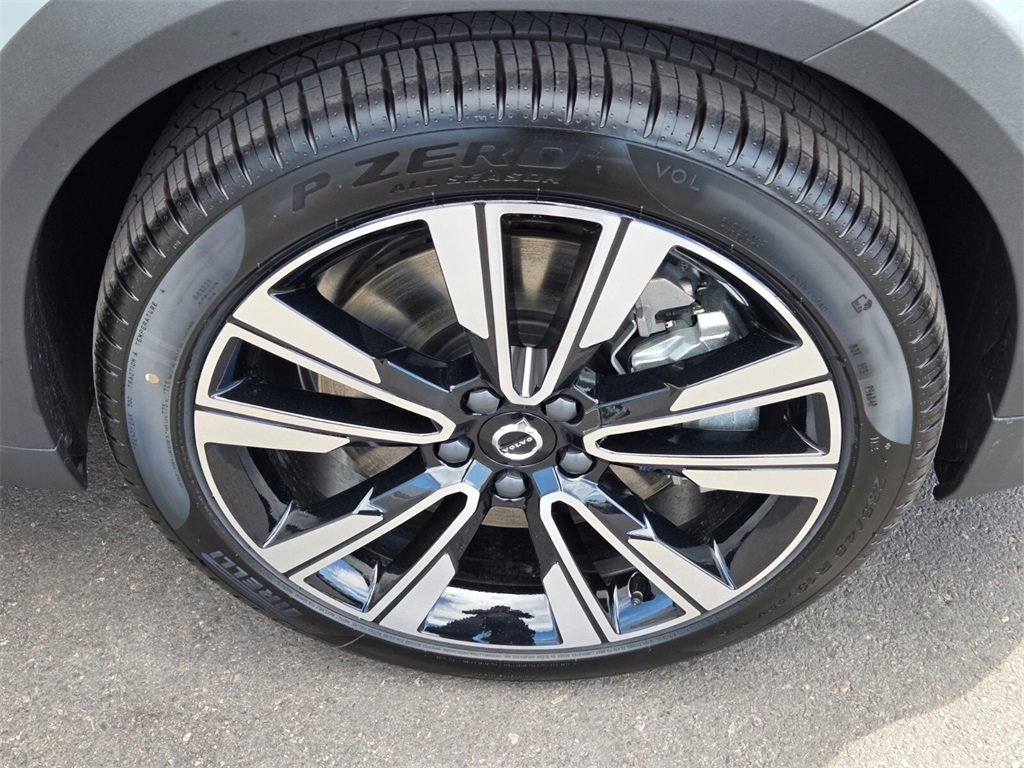New 2026 Volvo V60 B5 Cross Country Ultra w/ Climate Package image 7