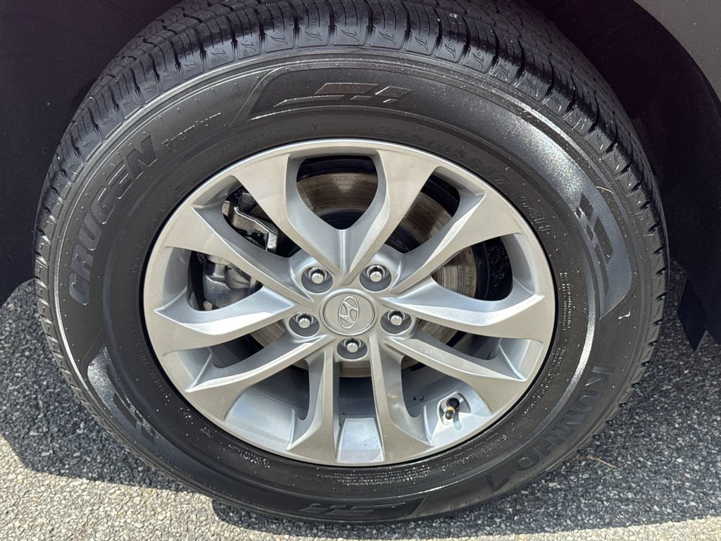 Used 2019 Hyundai Santa Fe SEL FWD image 19