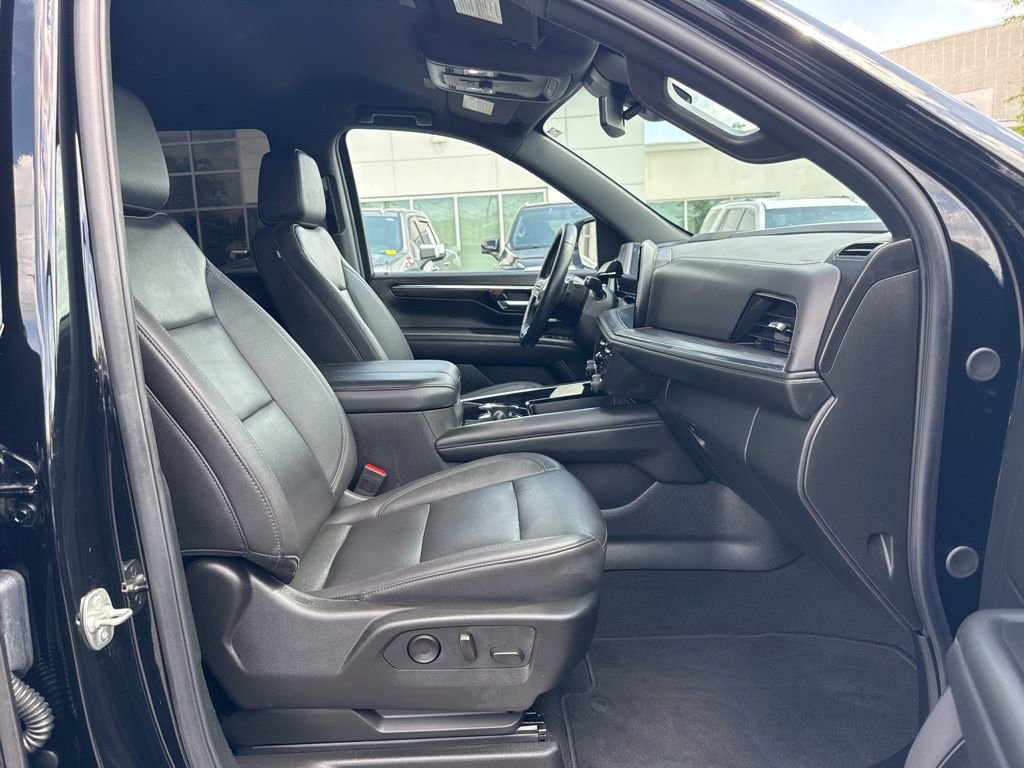 Used 2025 Chevrolet Tahoe Z71 AWD/4WD image 20