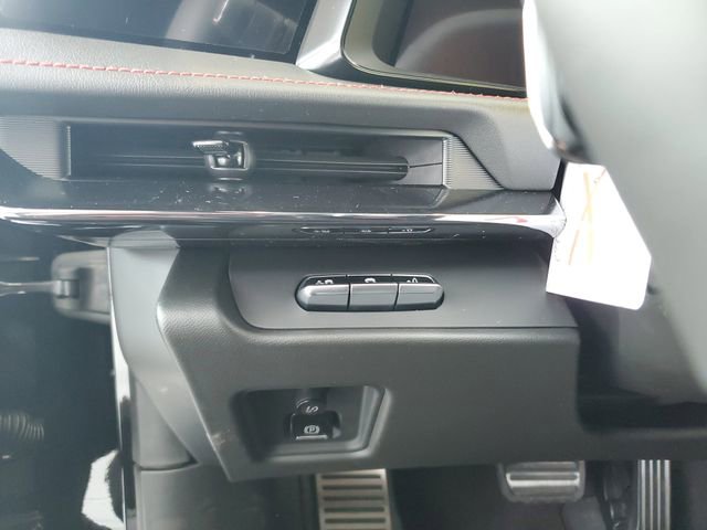 New 2026 Chevrolet Corvette Z06 w/ Stealth Interior Trim Package image 18