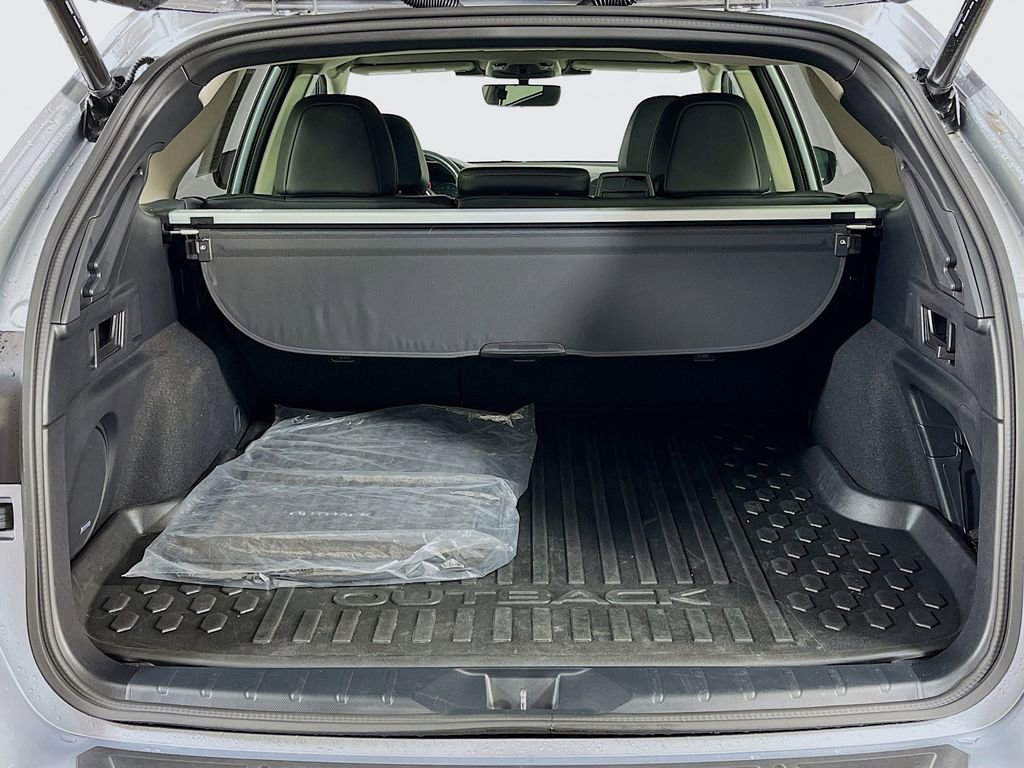 Used 2023 Subaru Outback Limited XT image 10