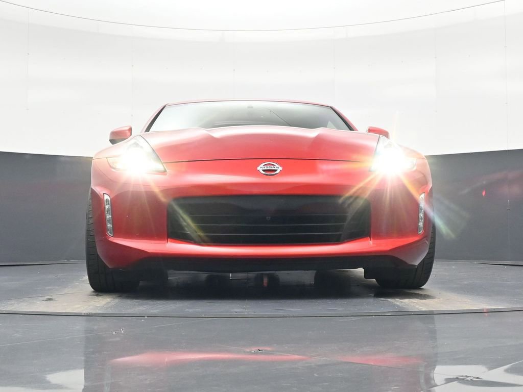 Used 2019 Nissan 370Z Coupe RWD image 18