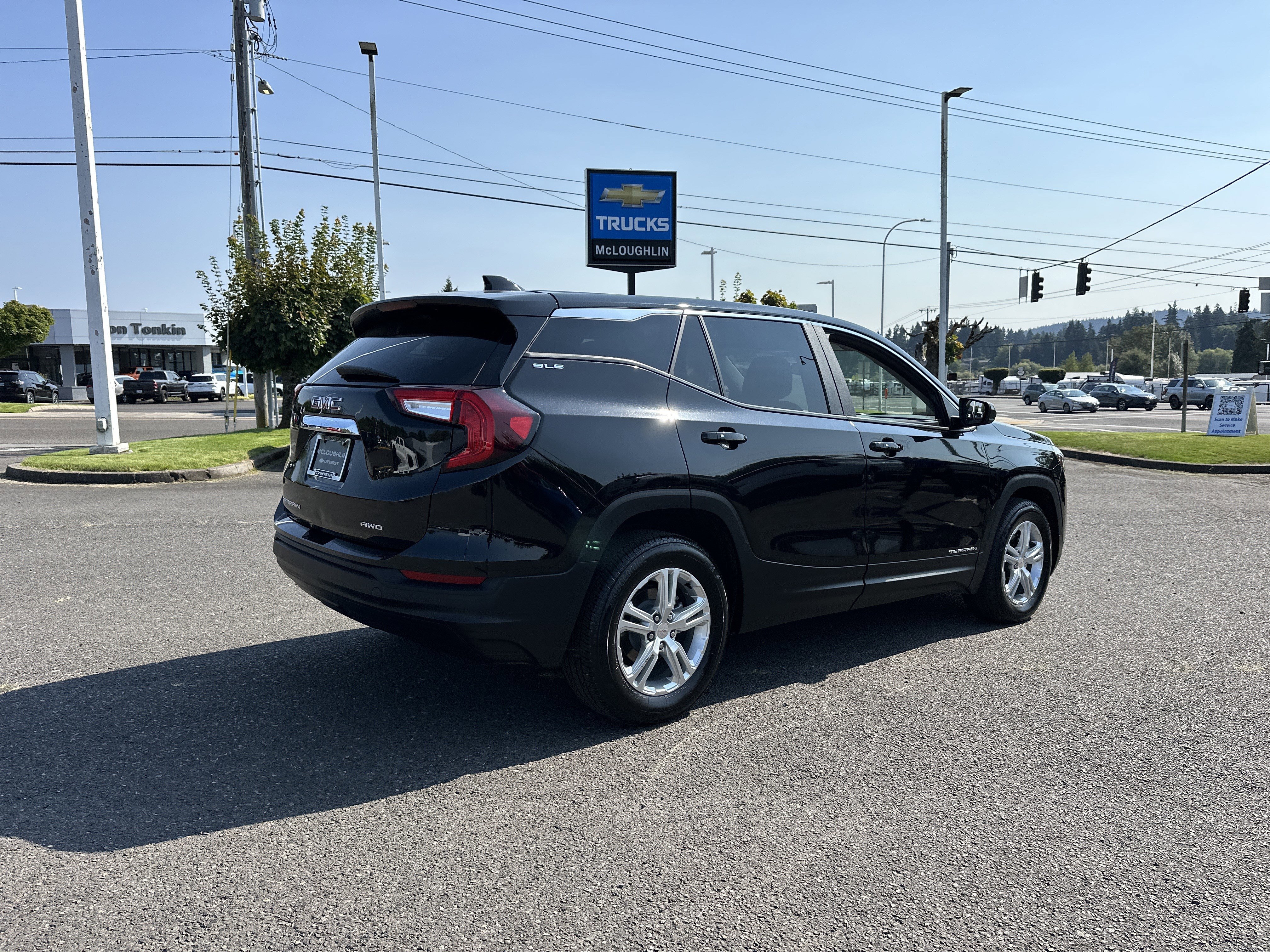 Used 2024 GMC Terrain SLE image 6