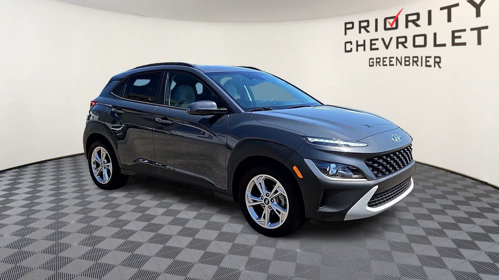Used 2023 Hyundai Kona SEL FWD image 2