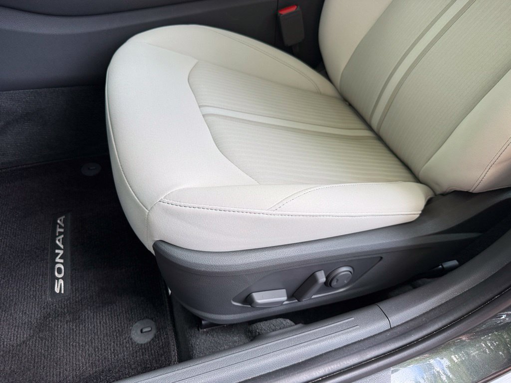 Certified 2023 Hyundai Sonata SEL w/ Preferred Accessory Package FWD image 26
