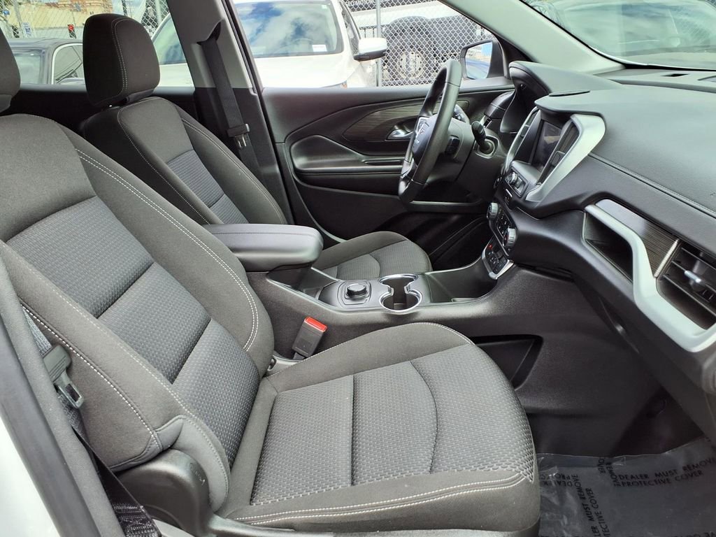 Used 2024 GMC Terrain SLE w/ Elevation Edition FWD image 5