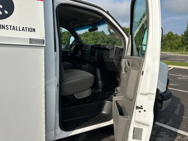 Used 2016 GMC Savana 3500 RWD image 16