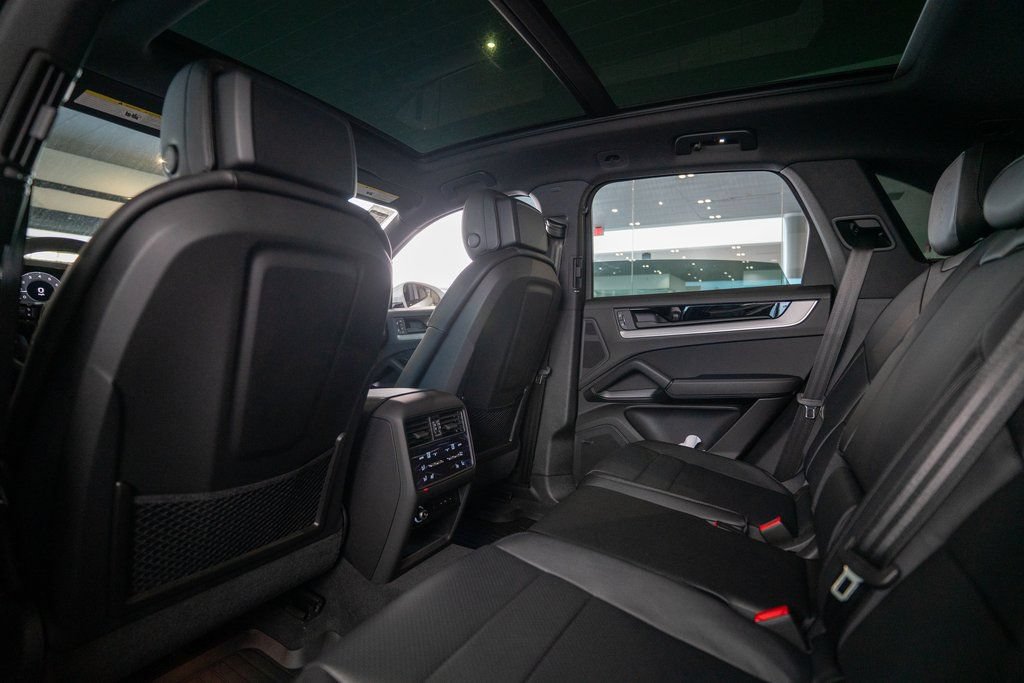 New 2025 Porsche Cayenne AWD/4WD image 43