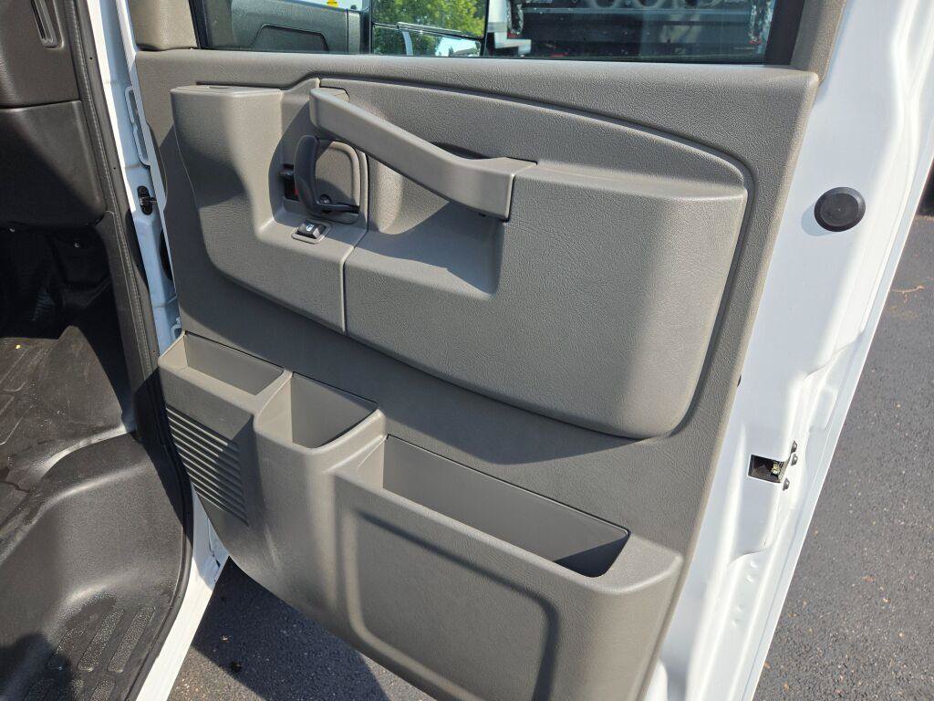 New 2026 Chevrolet Express 3500 w/ Power Convenience Package RWD image 11