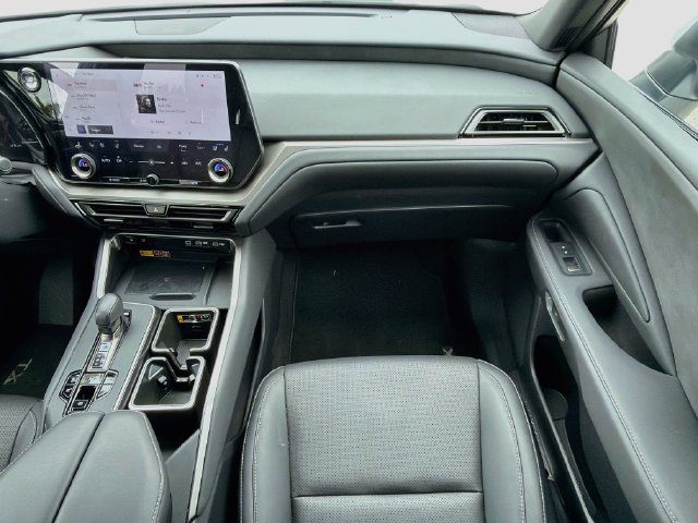 Used 2026 Lexus TX 350 AWD w/ Technology Package image 19