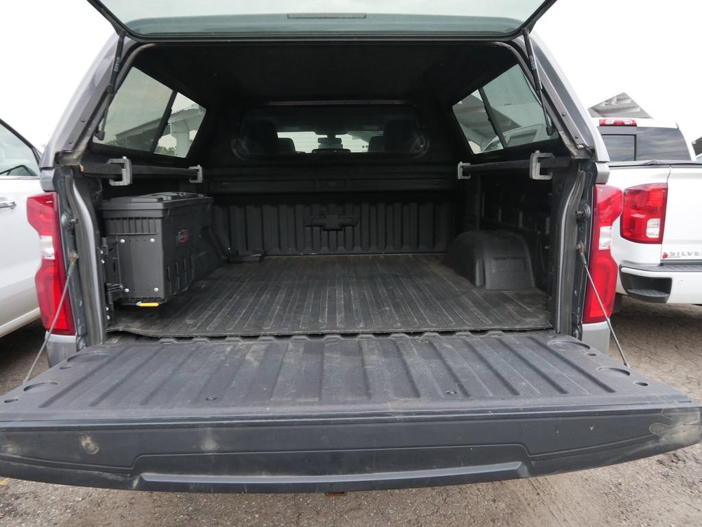Used 2022 Chevrolet Silverado 1500 RST AWD/4WD image 9