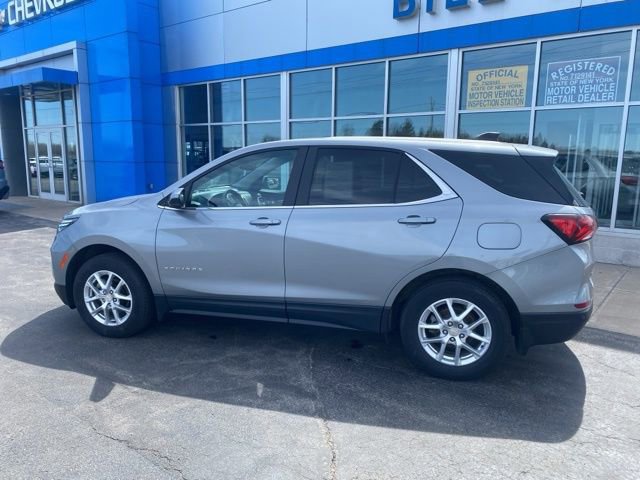 Used 2023 Chevrolet Equinox LT AWD/4WD image 2