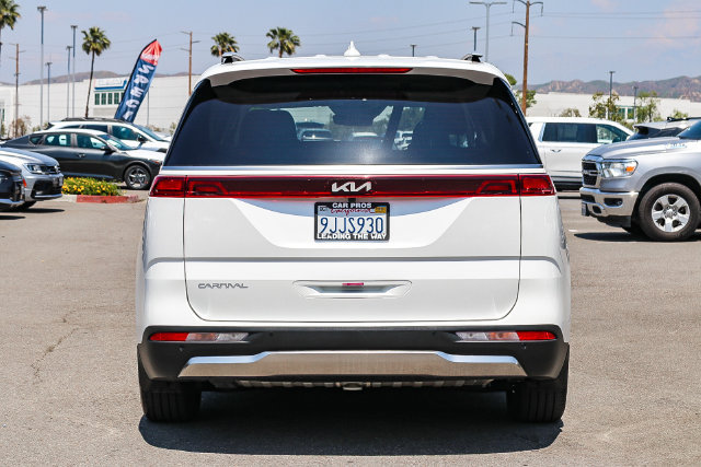 Certified 2024 Kia Carnival SX FWD image 8