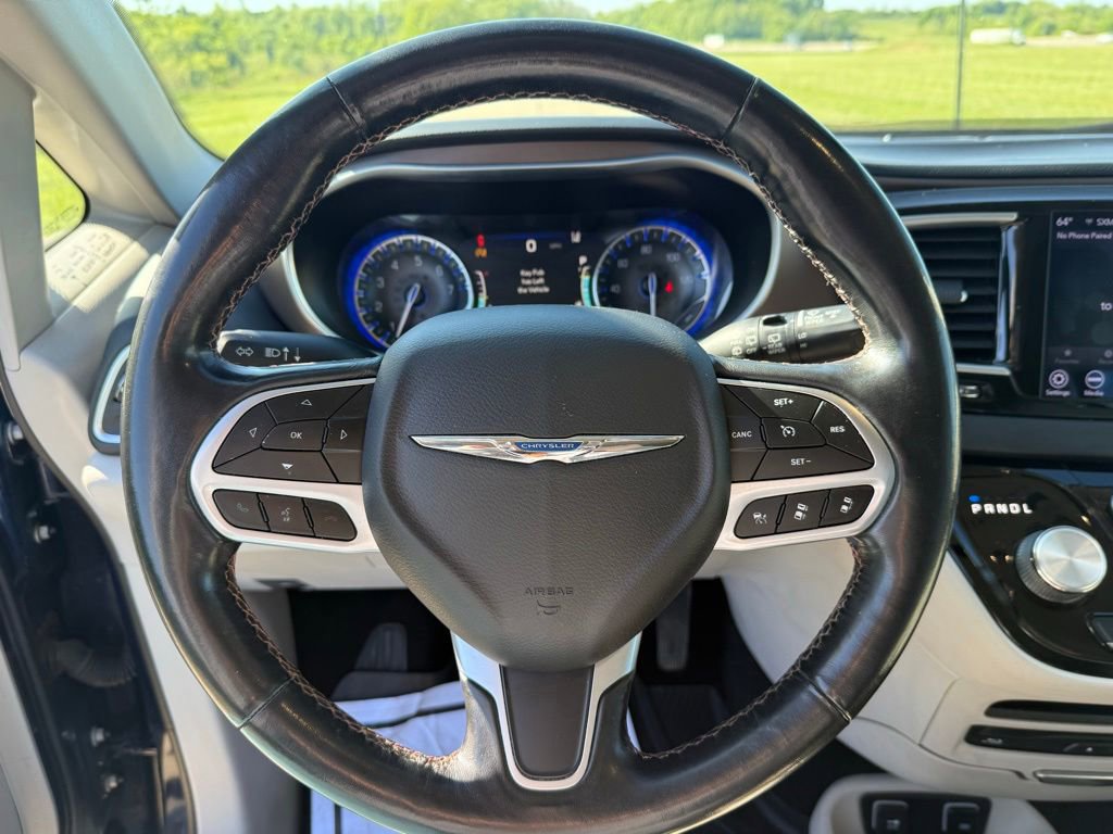 Used 2019 Chrysler Pacifica Touring-L Plus w/ Advanced Safetytec Group FWD image 28