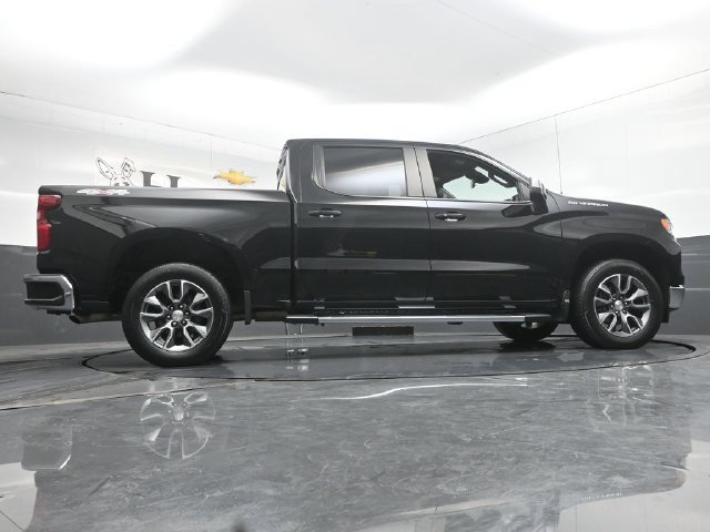 Used 2023 Chevrolet Silverado 1500 LT AWD/4WD image 57