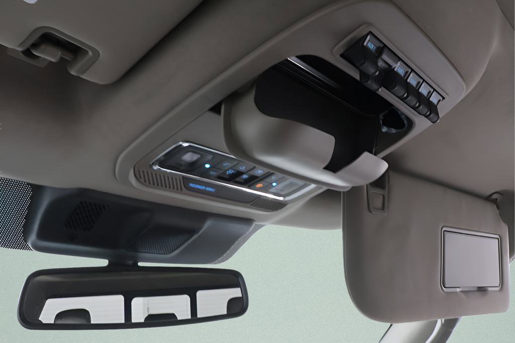 Used 2025 Ford F250 Platinum w/ Platinum Plus Package image 18