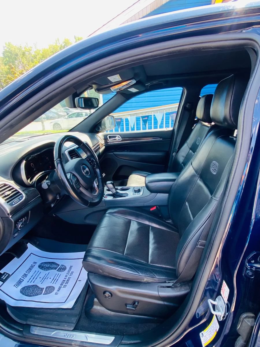 Used 2018 Jeep Grand Cherokee Overland AWD/4WD image 8