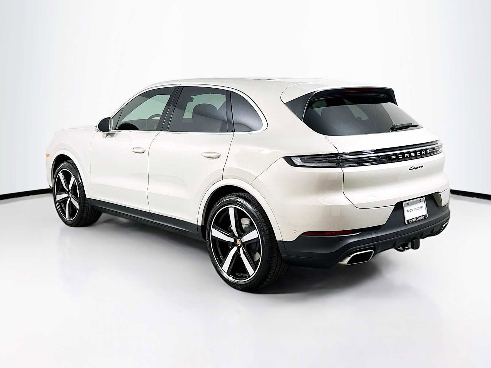 New 2025 Porsche Cayenne image 3