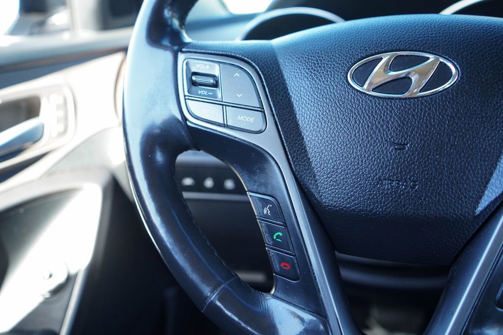 Used 2017 Hyundai Santa Fe SE Ultimate w/ SE Ultimate Tech Package 03 image 25