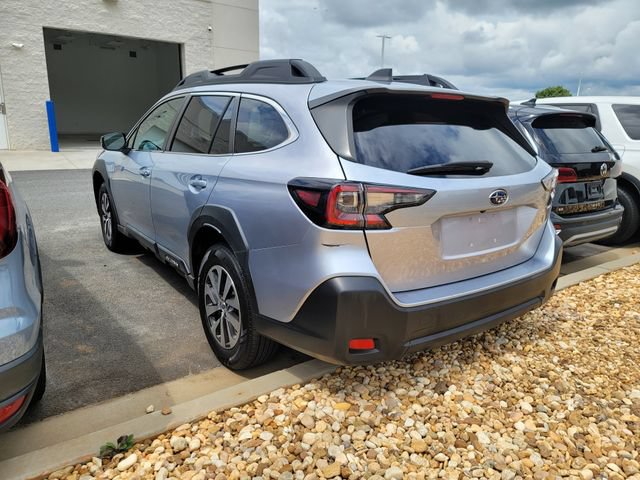 Used 2023 Subaru Outback Premium AWD/4WD image 8