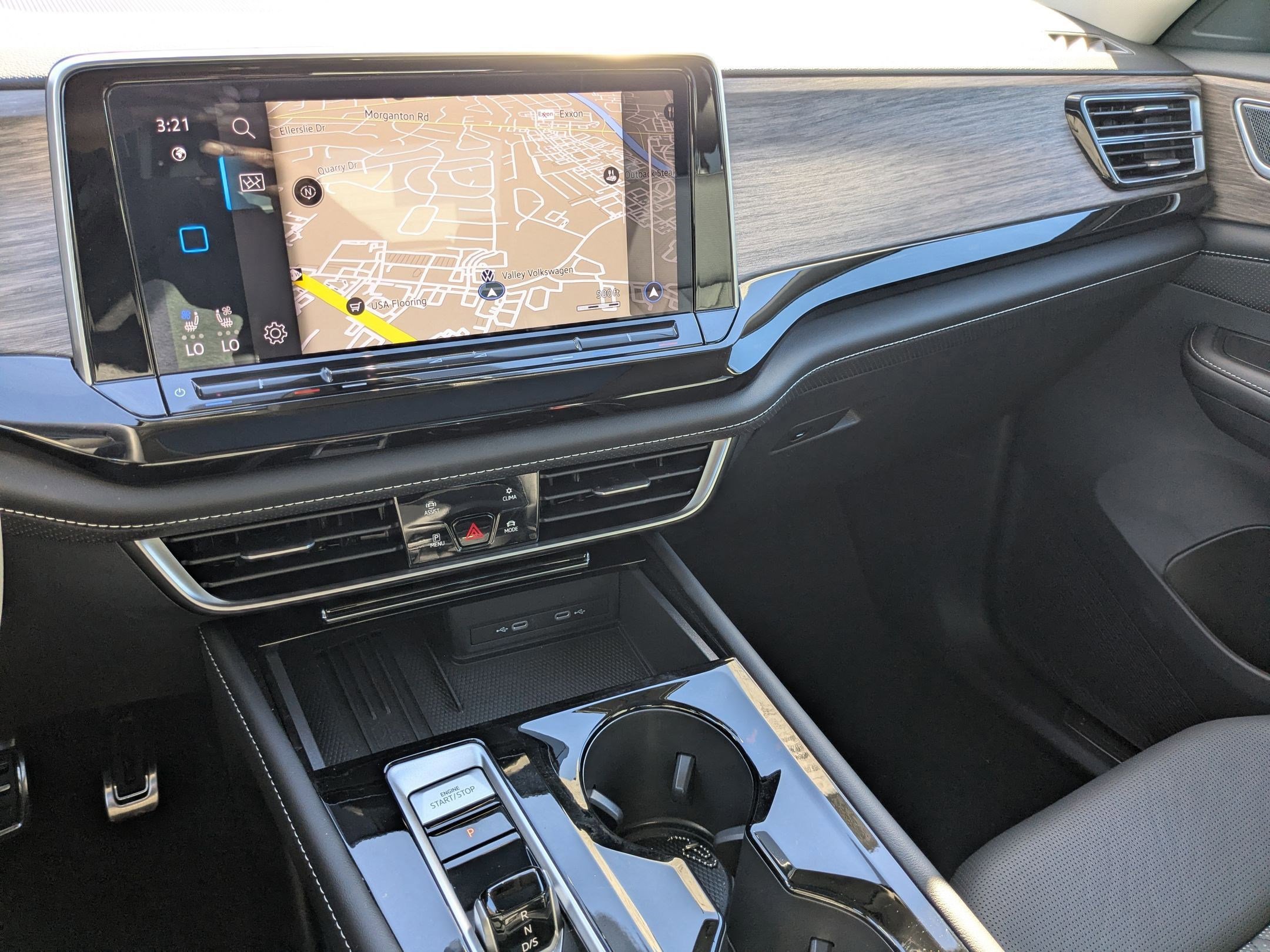 Used 2025 Volkswagen Atlas SEL Premium R-Line image 23