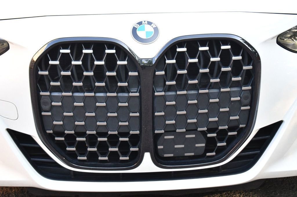 Used 2022 BMW M440i Convertible image 10