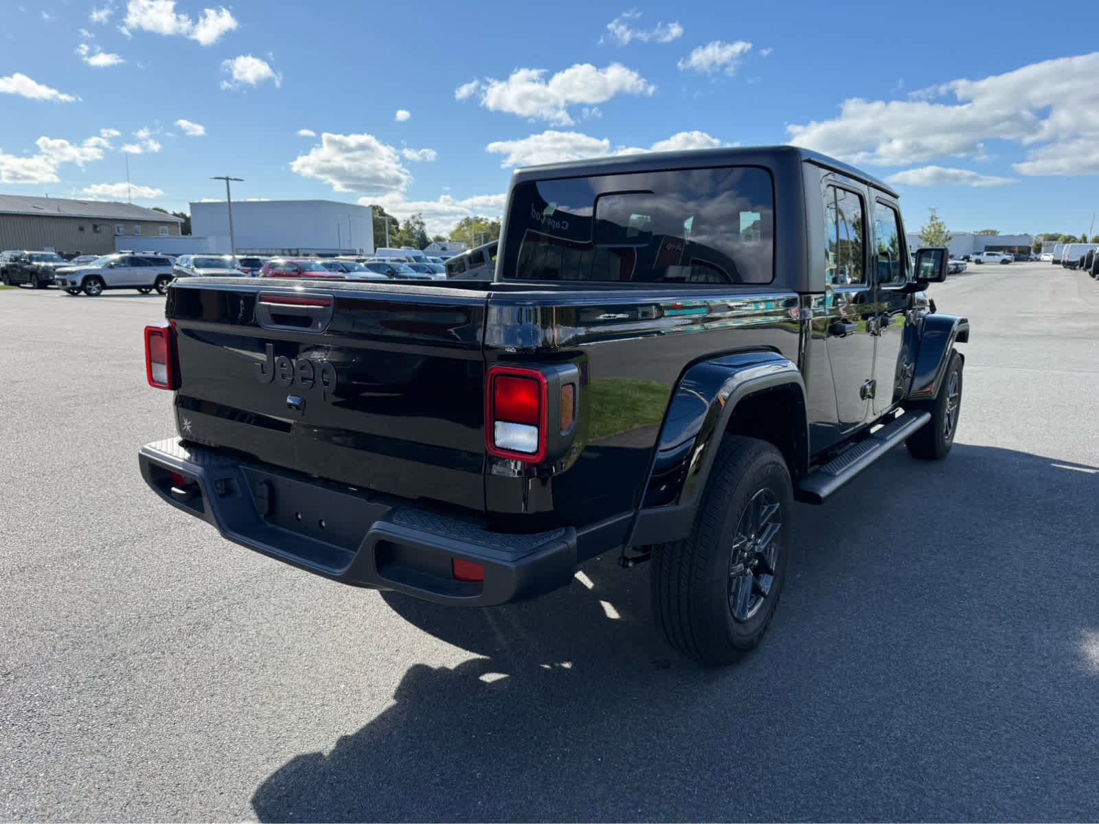 Used 2025 Jeep Gladiator Sport image 9