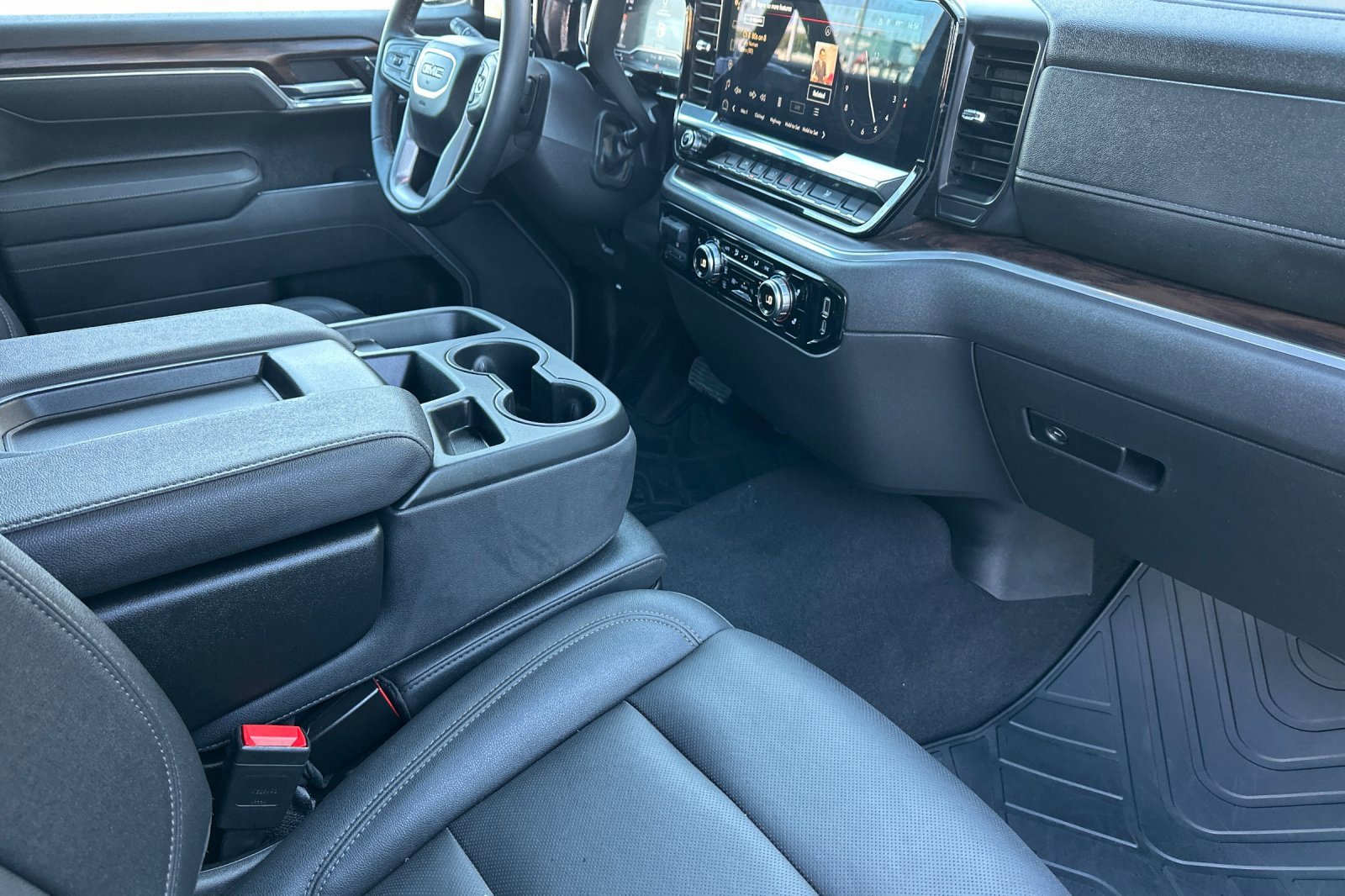 Used 2025 GMC Sierra 1500 SLT image 15
