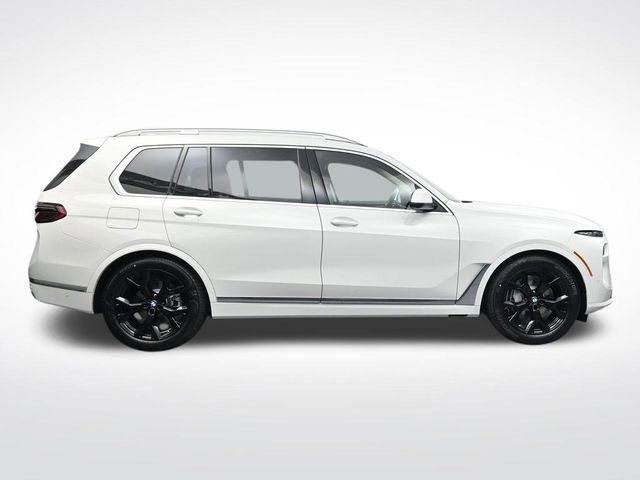 New 2026 BMW X7 xDrive40i image 3