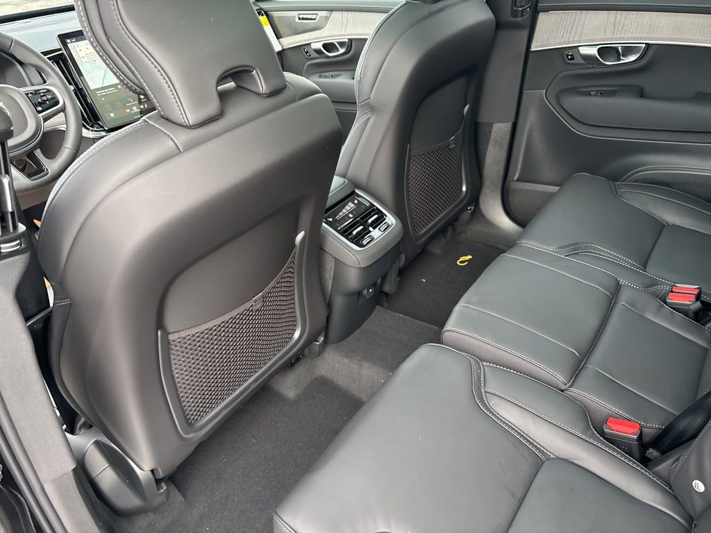 New 2026 Volvo XC90 B6 Ultra w/ Protection Package image 38