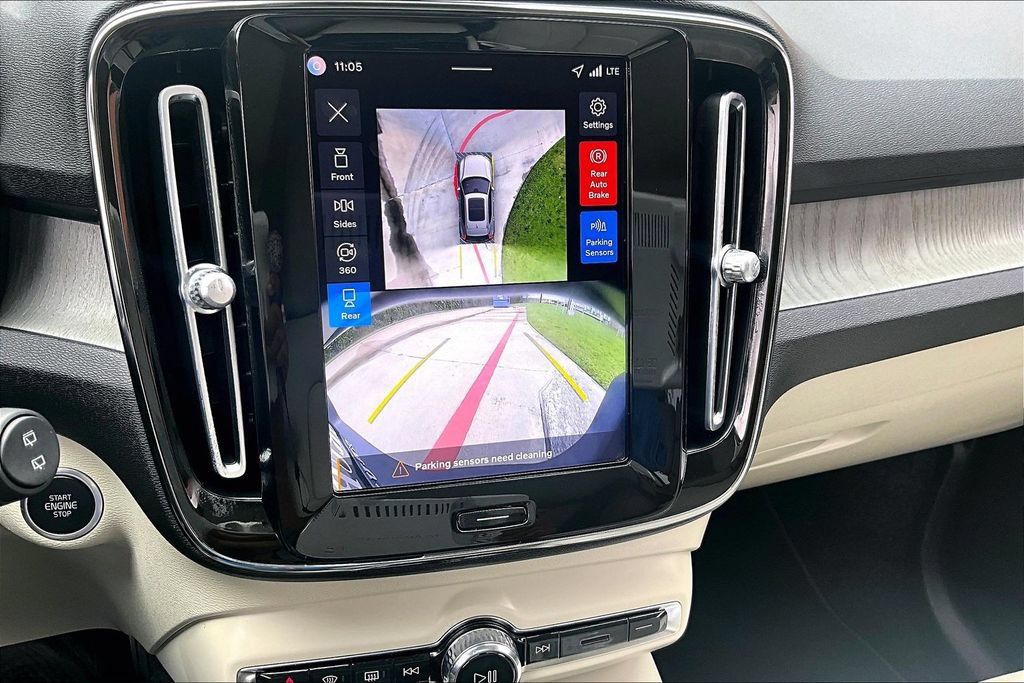 Certified 2026 Volvo XC40 B5 Plus AWD/4WD image 30
